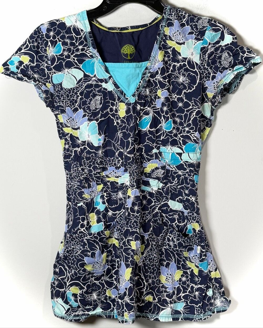 Healing Hands scrub top size XS